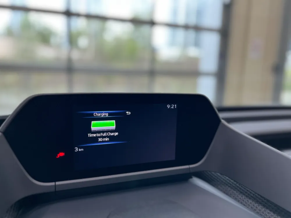 2023 toyota bz4x le fwd white 29